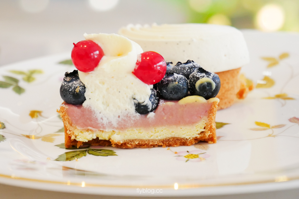 桃園美食｜日京屋 Niikyoya Patisserie．必吃限定水果泡芙、法式水果塔，桃園下午茶首選！ @飛天璇的口袋