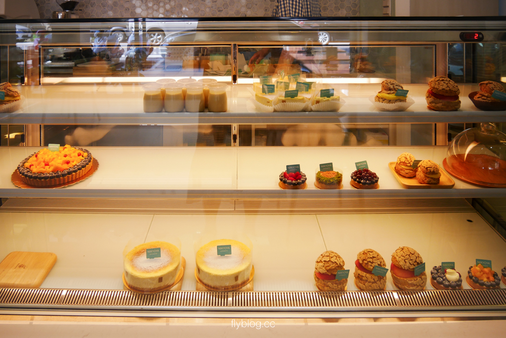 桃園美食｜日京屋 Niikyoya Patisserie．必吃限定水果泡芙、法式水果塔，桃園下午茶首選！ @飛天璇的口袋