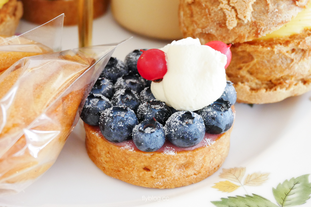 桃園美食｜日京屋 Niikyoya Patisserie．必吃限定水果泡芙、法式水果塔，桃園下午茶首選！ @飛天璇的口袋