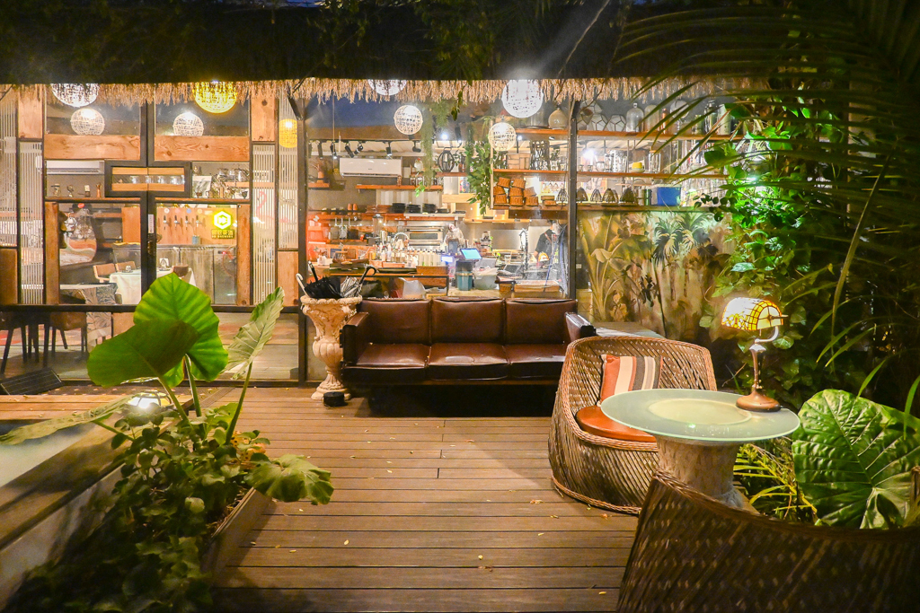 桃園大園｜飲居 Behide Private．南洋風情與療癒水池造景，桃園青埔約會聚餐新選擇 @飛天璇的口袋