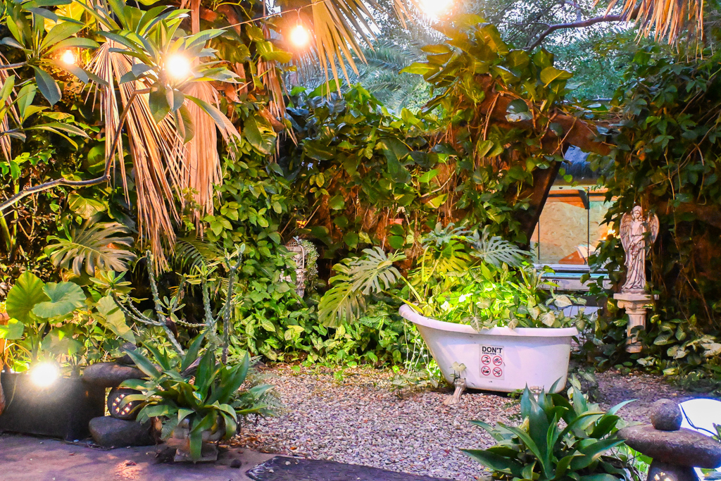 桃園大園｜飲居 Behide Private．南洋風情與療癒水池造景，桃園青埔約會聚餐新選擇 @飛天璇的口袋