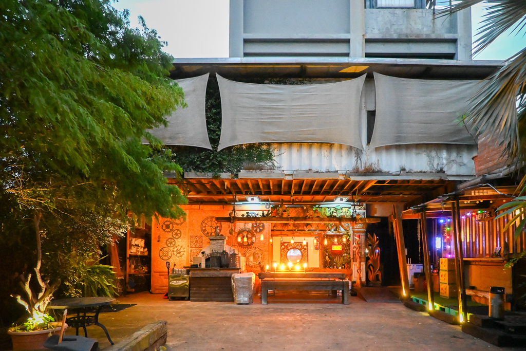 桃園大園｜飲居 Behide Private．南洋風情與療癒水池造景，桃園青埔約會聚餐新選擇 @飛天璇的口袋