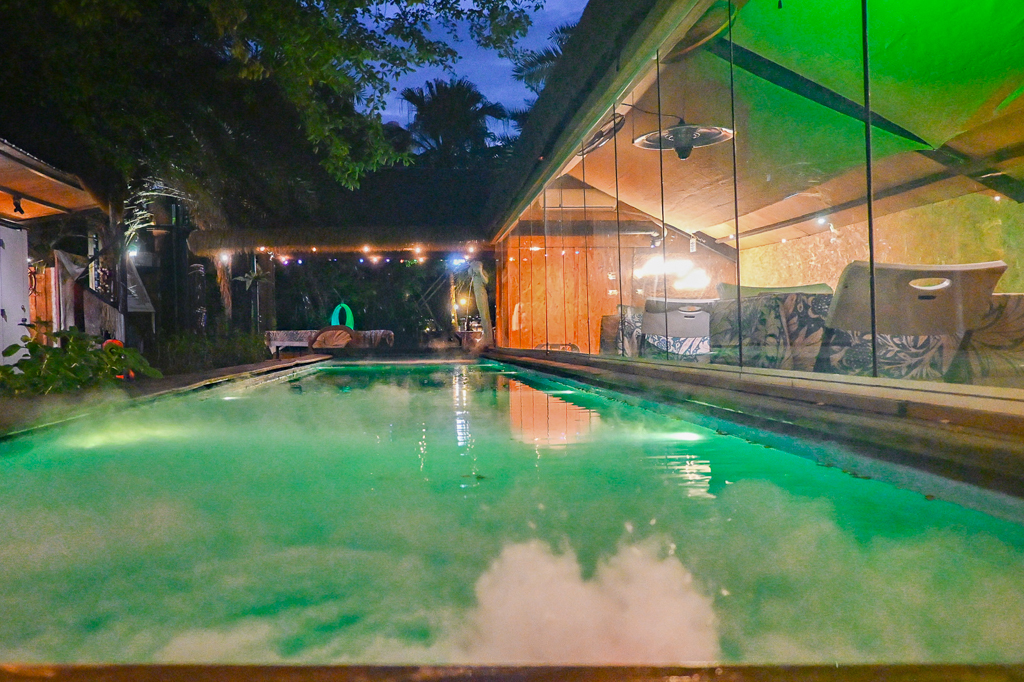 桃園大園｜飲居 Behide Private．南洋風情與療癒水池造景，桃園青埔約會聚餐新選擇 @飛天璇的口袋