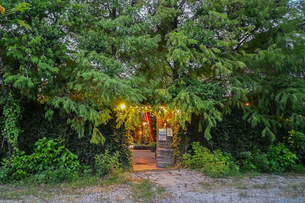 桃園大園｜飲居 Behide Private．南洋風情與療癒水池造景，桃園青埔約會聚餐新選擇 @飛天璇的口袋