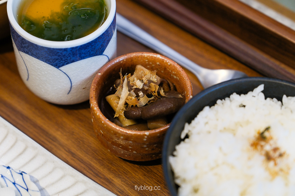 台中北區｜MOBU CAFE．原Supple甜點工作室，有定食也有咖啡甜點 @飛天璇的口袋