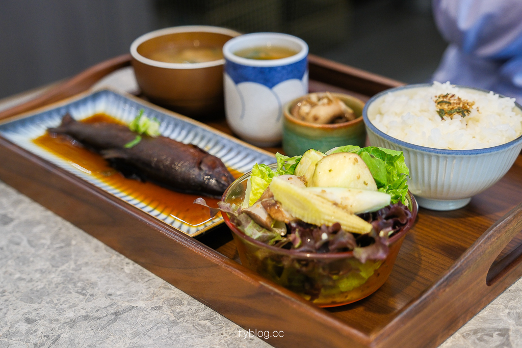 台中北區｜MOBU CAFE．原Supple甜點工作室，有定食也有咖啡甜點 @飛天璇的口袋