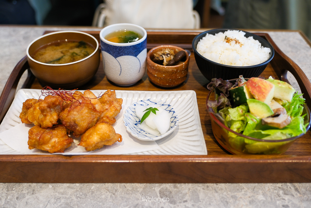 台中北區｜MOBU CAFE．原Supple甜點工作室，有定食也有咖啡甜點 @飛天璇的口袋
