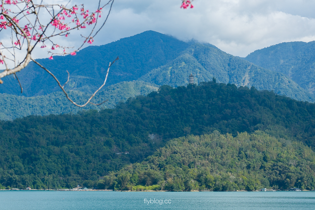南投魚池｜月牙灣．日月潭隱藏版景點，湖光山色Tiffany藍 @飛天璇的口袋
