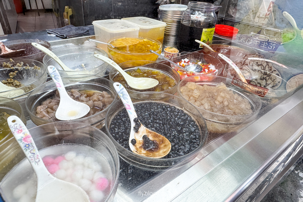 台中豐原｜詹家泡泡冰．廟東商圈40年老店，重溫兒時搖搖冰記憶，必點招牌雙合泡泡冰 @飛天璇的口袋