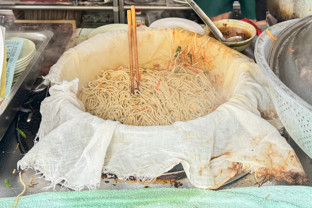 南投埔里｜大麵銘．埔里人的傳統早餐，簡單經典銅板美食，老闆態度超級客氣 @飛天璇的口袋