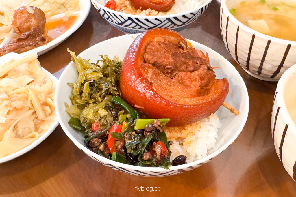 台中太平｜只有爌肉飯．太平排隊爌肉飯，乾淨衛生、料好味美！ @飛天璇的口袋