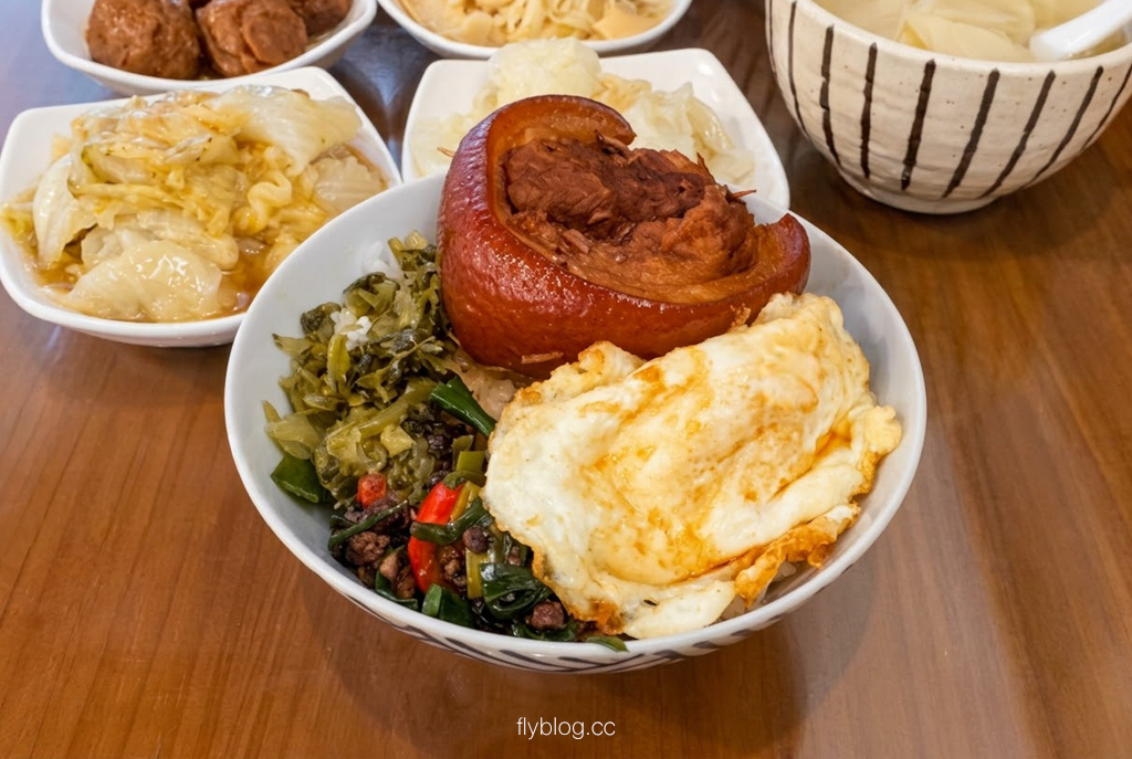 台中太平｜只有爌肉飯．太平排隊爌肉飯，乾淨衛生、料好味美！ @飛天璇的口袋
