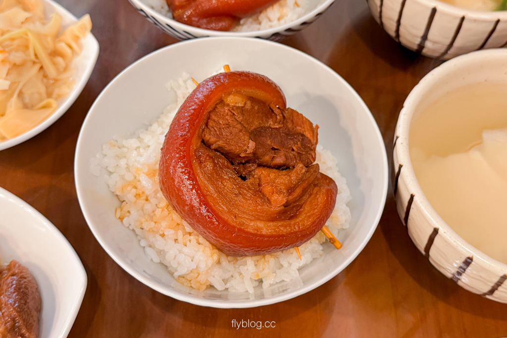 台中太平｜只有爌肉飯．太平排隊爌肉飯，乾淨衛生、料好味美！ @飛天璇的口袋