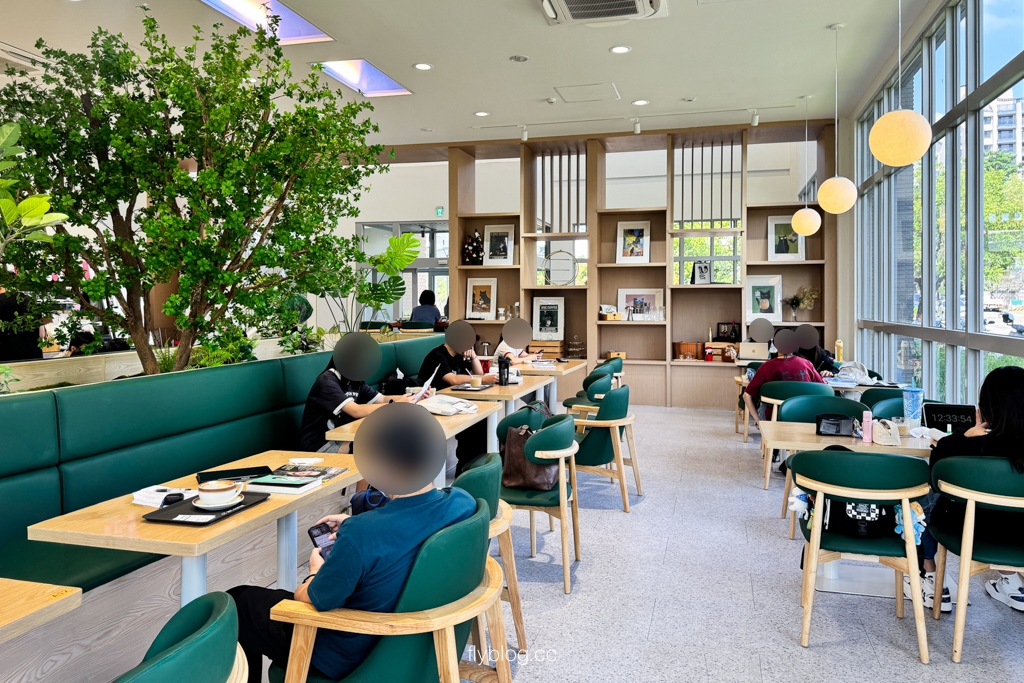 台中北屯｜DYC 打咖啡 溪東圖書館門市：全台少見圖書館共構咖啡廳，SCA 國際認證精品咖啡體驗 @飛天璇的口袋