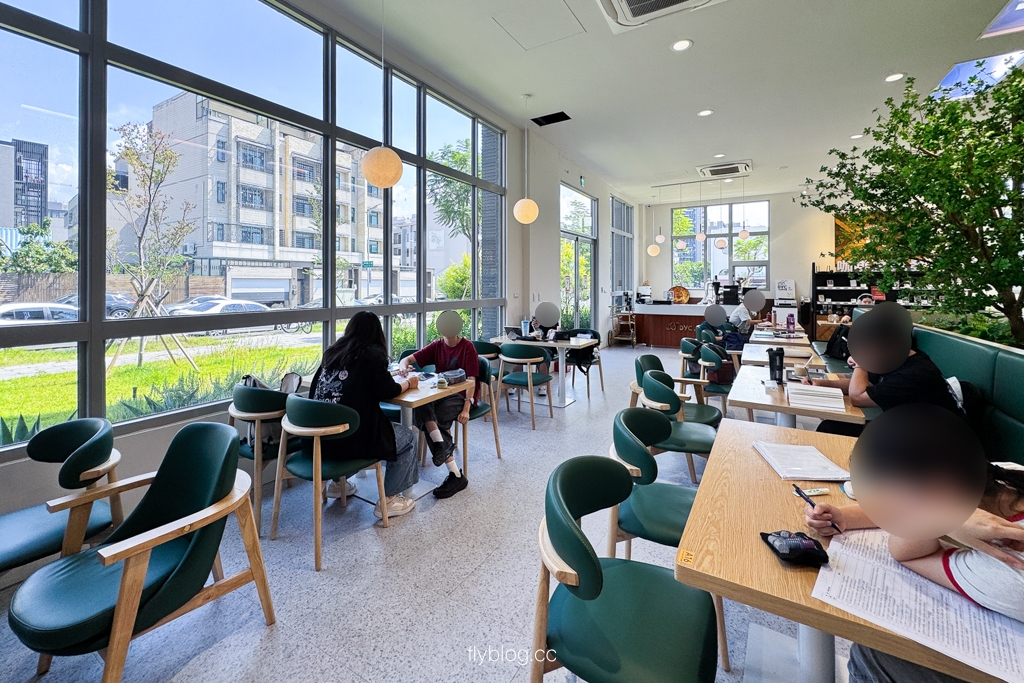 台中北屯｜DYC 打咖啡 溪東圖書館門市：全台少見圖書館共構咖啡廳，SCA 國際認證精品咖啡體驗 @飛天璇的口袋