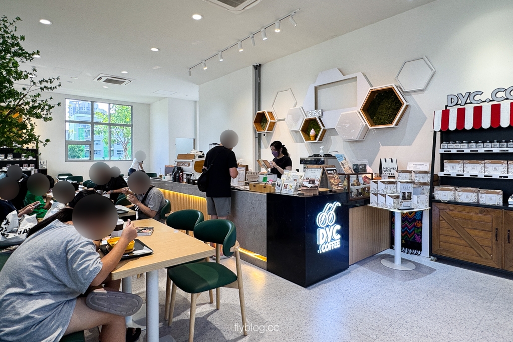 台中北屯｜DYC 打咖啡 溪東圖書館門市：全台少見圖書館共構咖啡廳，SCA 國際認證精品咖啡體驗 @飛天璇的口袋