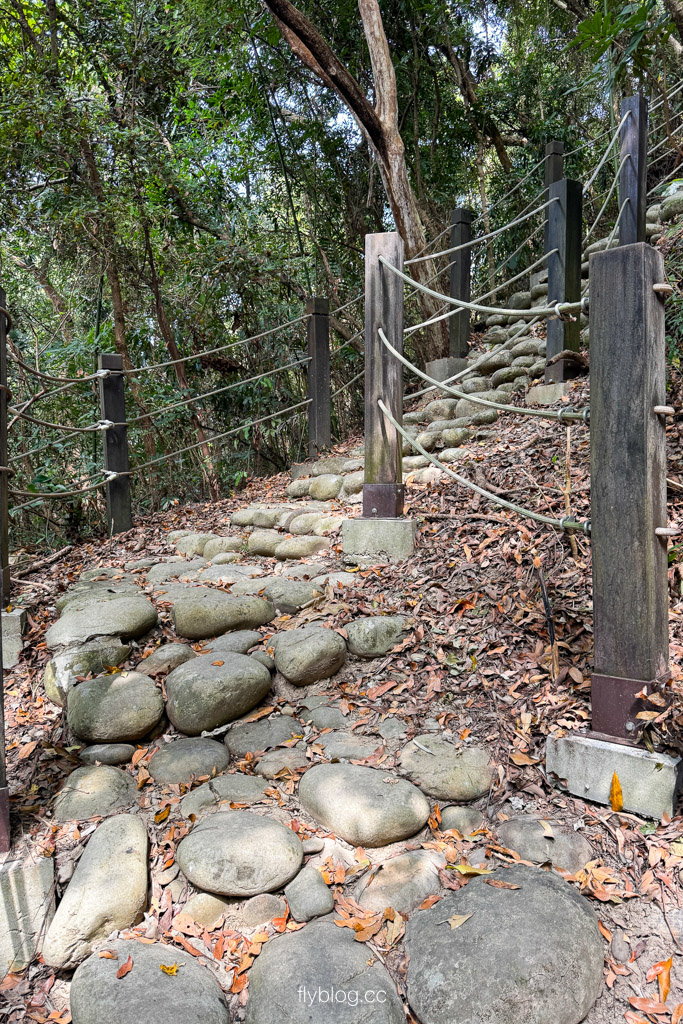 台中豐原｜蜈蚣崎登山步道：690m緩坡卵石步道、林蔭小徑，親子健行首選 (附停車廁所資訊) @飛天璇的口袋