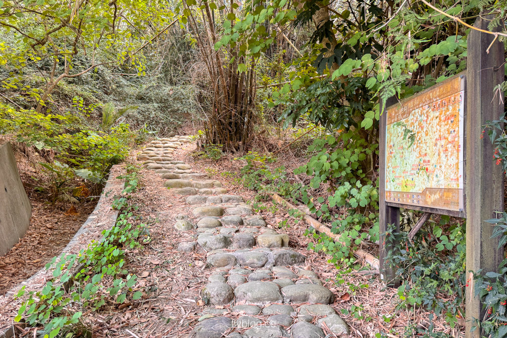 台中豐原｜蜈蚣崎登山步道：690m緩坡卵石步道、林蔭小徑，親子健行首選 (附停車廁所資訊) @飛天璇的口袋