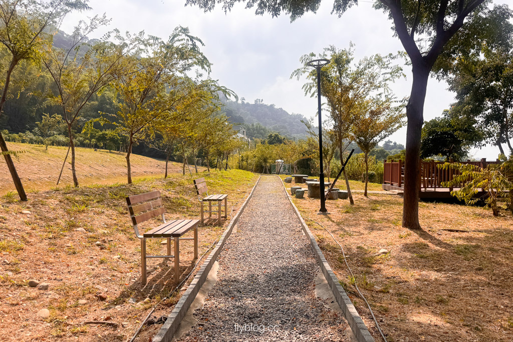 台中豐原｜蜈蚣崎登山步道：690m緩坡卵石步道、林蔭小徑，親子健行首選 (附停車廁所資訊) @飛天璇的口袋