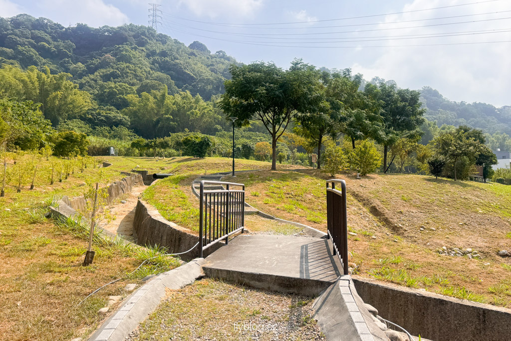 台中豐原｜蜈蚣崎登山步道：690m緩坡卵石步道、林蔭小徑，親子健行首選 (附停車廁所資訊) @飛天璇的口袋