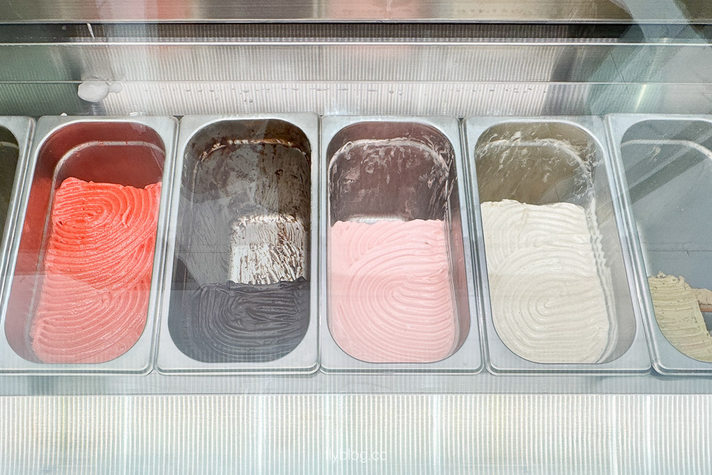 台中北屯｜Ladur&eacute;e 漢神洲際店．巴黎的百年甜點名店，法國馬卡龍第一品牌 @飛天璇的口袋