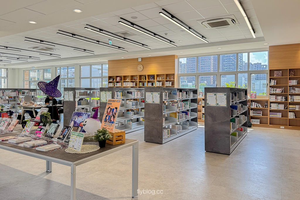 台中北屯｜溪東圖書館：全台首座「登山露營」主題秘境！零木作設計、附設咖啡廳，親子與SOHO族新據點！ @飛天璇的口袋