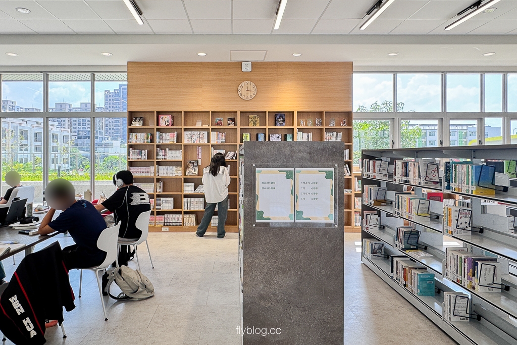 台中北屯｜溪東圖書館：全台首座「登山露營」主題秘境！零木作設計、附設咖啡廳，親子與SOHO族新據點！ @飛天璇的口袋
