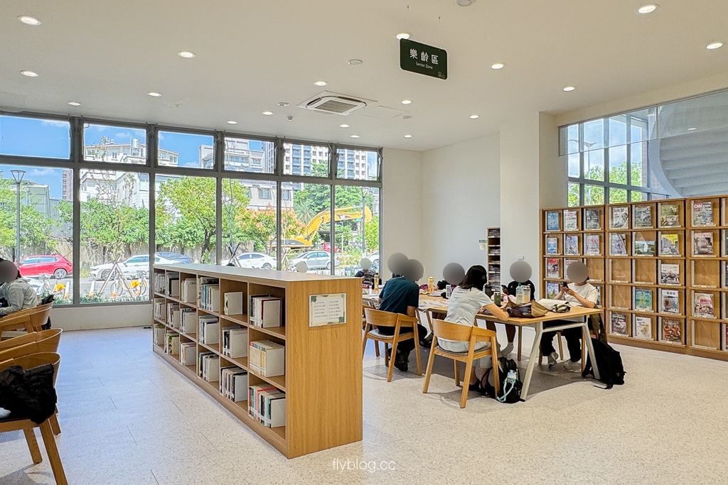 台中北屯｜溪東圖書館：全台首座「登山露營」主題秘境！零木作設計、附設咖啡廳，親子與SOHO族新據點！ @飛天璇的口袋