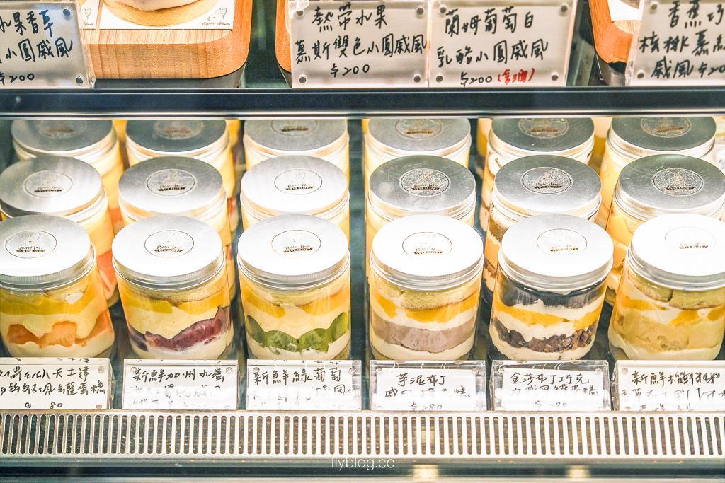 台中西區|兔子洞甜點工作室.美術館商圈療癒系甜點,蛋糕櫃滿滿夢幻選擇 @飛天璇的口袋 台中西區|兔子洞甜點工作室.美術館商圈療癒系甜點,蛋糕櫃滿滿夢幻選擇 @飛天璇的口袋
