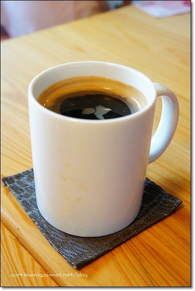 【台中下午茶】Café sora (Coffee Industry)。工業風的咖啡館，空間悠閒又舒服… @飛天璇的口袋