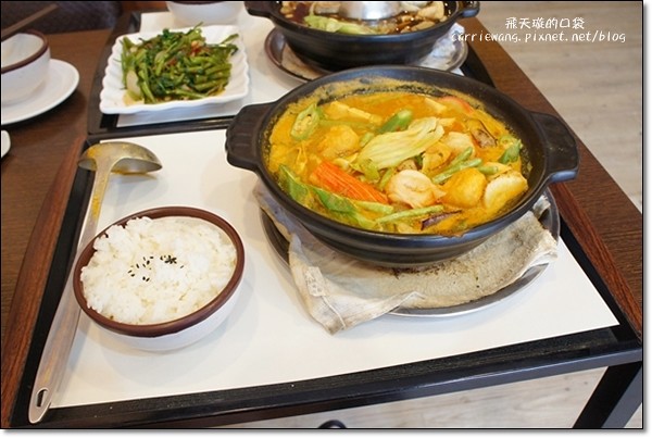 【台中異國料理】薩藍馬來西亞料理(原：新萬利肉骨茶餐廳)。不用出國就可以吃到道地的南洋料理 @飛天璇的口袋
