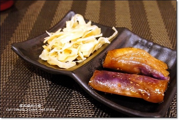 【台中日式餐廳】Huku幸福食尚創作料理。海鮮牛肉丼超澎派，吃了果真會幸福… @飛天璇的口袋