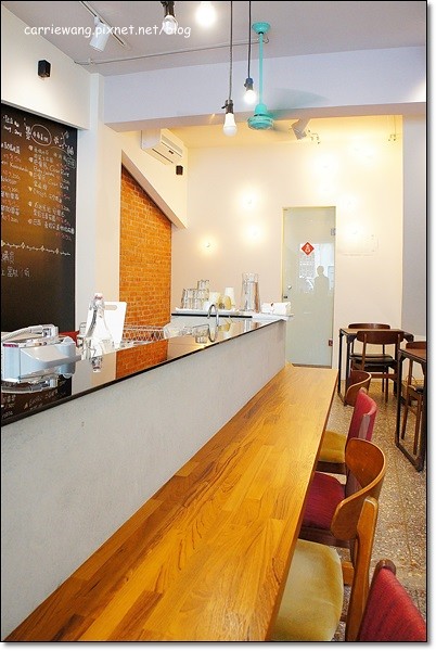 【台中下午茶】順咖啡．Soon Café。樸實小巧的咖啡館，咖啡好喝，甜點好吃… @飛天璇的口袋