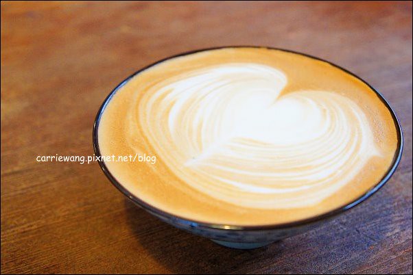 【台中下午茶】Dan Man Cafe．丹曼咖啡。隱身在巷弄間的老宅咖啡館，用碗喝咖啡，你試過嗎？ @飛天璇的口袋