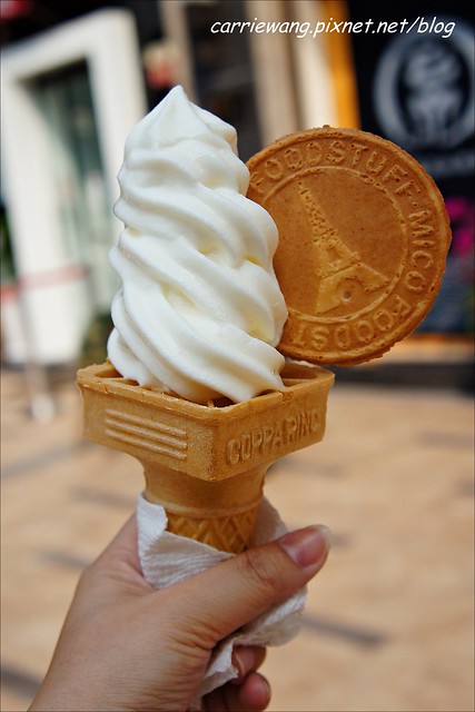 【台中冰品推薦】金帛霜淇淋專賣店。夏天就是要吃冰淇淋，還有季節限定口味，(4/27~4/30兩人同行，第二個半價) @飛天璇的口袋