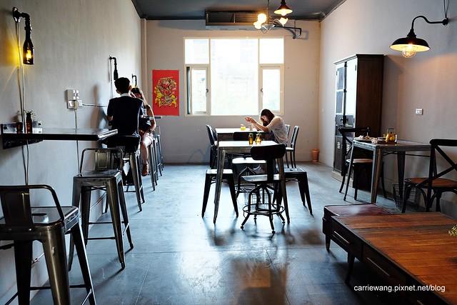 【新竹北區】百分之二咖啡(2/100 Café)，一百種味道二店，在復古雜貨風老宅喝下午茶，體驗文青的感覺 @飛天璇的口袋