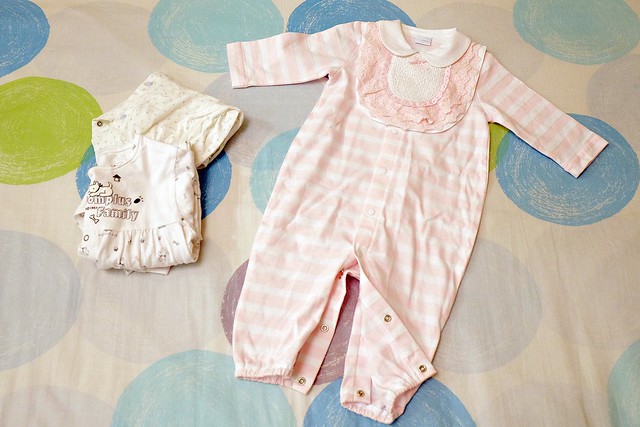 【育兒日記分享】新生兒的衣服如何採購？兔裝、蝴蝶裝、紗布衣、包屁衣、妙妙衣…當了媽之後才懂這些，0~3個月新生兒衣服採購清單 @飛天璇的口袋