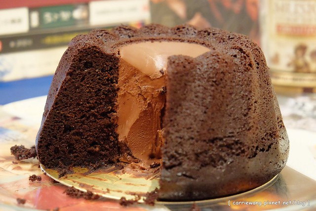 【宅配好吃蛋糕推薦】貝克街蛋糕。謎…巧克力蛋糕，吃蛋糕也可以當福爾摩斯，每一口都是真材實料的好味道，甜點控不要錯過了 @飛天璇的口袋