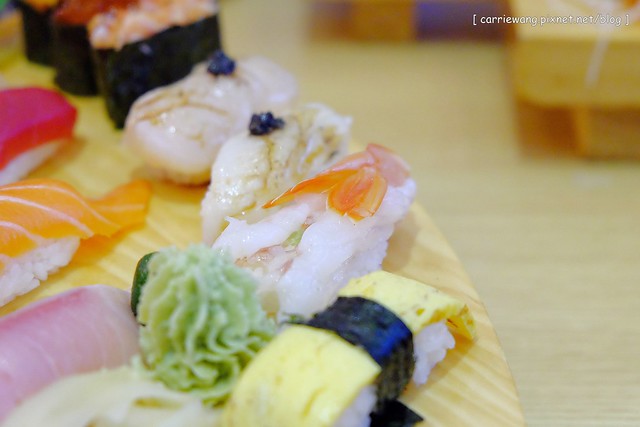 【台北餐廳美食】和歌壽司。位於台北火車站附近，中價位的日本料理店，餐點種類選擇性多，綜合握壽司一次品嚐三種口味 @飛天璇的口袋