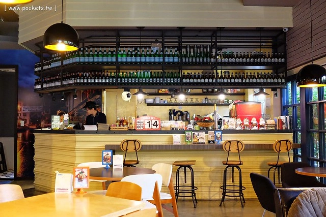 奧樂美特｜舒服又充滿綠意的用餐空間，北屯區優質美式餐廳推薦 @飛天璇的口袋