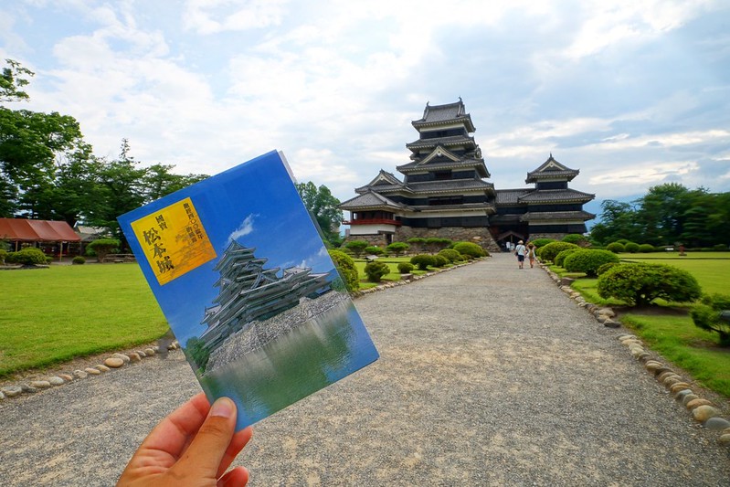 松本城┃日本長野：日本五大國寶城之一，也是日本最古老的五層六樓天守閣，含門票售價以及交通方式資訊 @飛天璇的口袋
