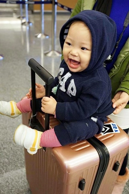 【日本福岡】日本親子自由行~寶寶廉價航空初體驗：第一次帶寶寶出國自由行應該注意的事項和行前準備，如何幫寶寶辦護照？應該準備什麼東西？冬天到日本應該怎麼穿衣服？ @飛天璇的口袋