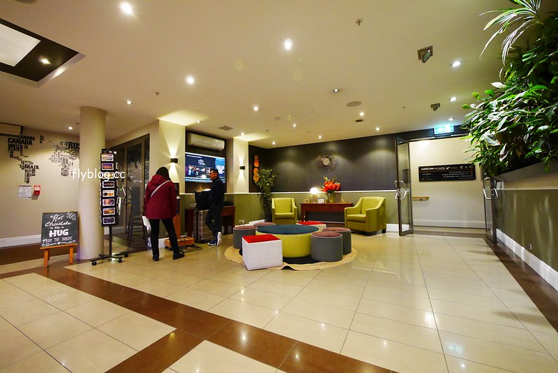 奧克蘭城市飯店．Auckland City Hotel┃奧克蘭住宿推薦：房間備有小廚房，隔壁就是韓國超市，鄰近天空塔、皇后大道和維達港 @飛天璇的口袋