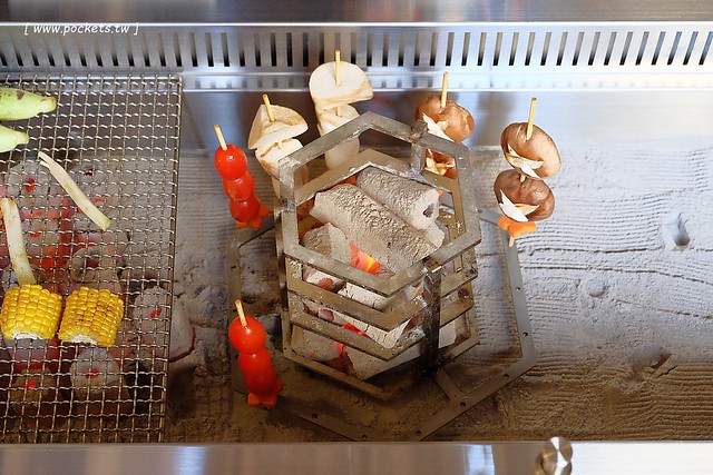 締藏和牛燒肉┃台中日式燒肉推薦：使用日本圍爐裏用餐方式、M10日本血統純種和牛.智利帝王蟹.日本夢幻魚喜知次.西班牙伊比利豬、一期一會的待客之道、鄰近IKEA宜家家居 @飛天璇的口袋