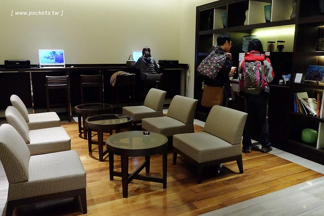 【日本福岡】博多Forza飯店．Hotel Forza Hakata~地點位子超方便，博多車站步行2分鐘，房間附免費Wi-Fi上網，還有雀巢咖啡膠囊機和按摩枕 @飛天璇的口袋