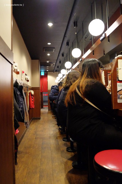 【日本愛知】名古屋一蘭拉麵~台灣人最愛的一蘭拉麵名古屋也吃的到，榮店在名古屋地鐵矢場站六號出口步行4分鐘，吃完還可以散步到名古屋塔賞夜景 @飛天璇的口袋