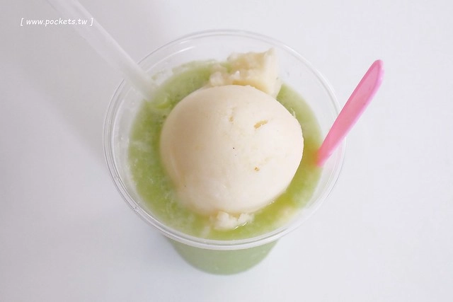 台中南屯｜2 in one 冰淇淋專賣店，當冰沙遇到冰淇淋，天然無負擔的夏日冰品 @飛天璇的口袋