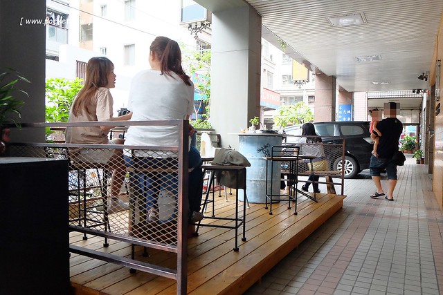 拾陌咖啡 Shihmo：隱身巷弄裡的早午餐店，裝潢走工業風路線 @飛天璇的口袋
