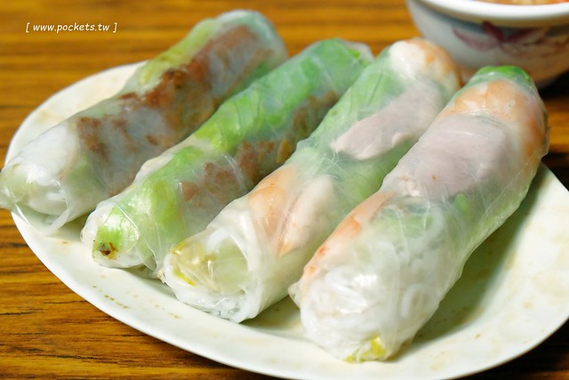 娟越南小吃：隱藏在南屯市場內的越南料理店，內行人都知道的美食，好吃清爽又不貴，每天都有不同的越南限定 @飛天璇的口袋
