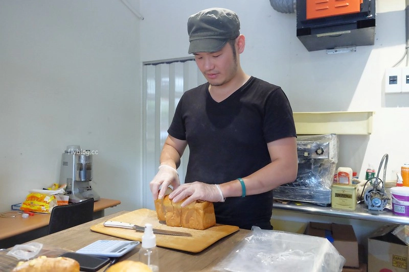 【台中西屯】100pain 麵包製造室，粉絲頁限量預購的好吃麵包，晚上9點一開放就造成搶購 @飛天璇的口袋
